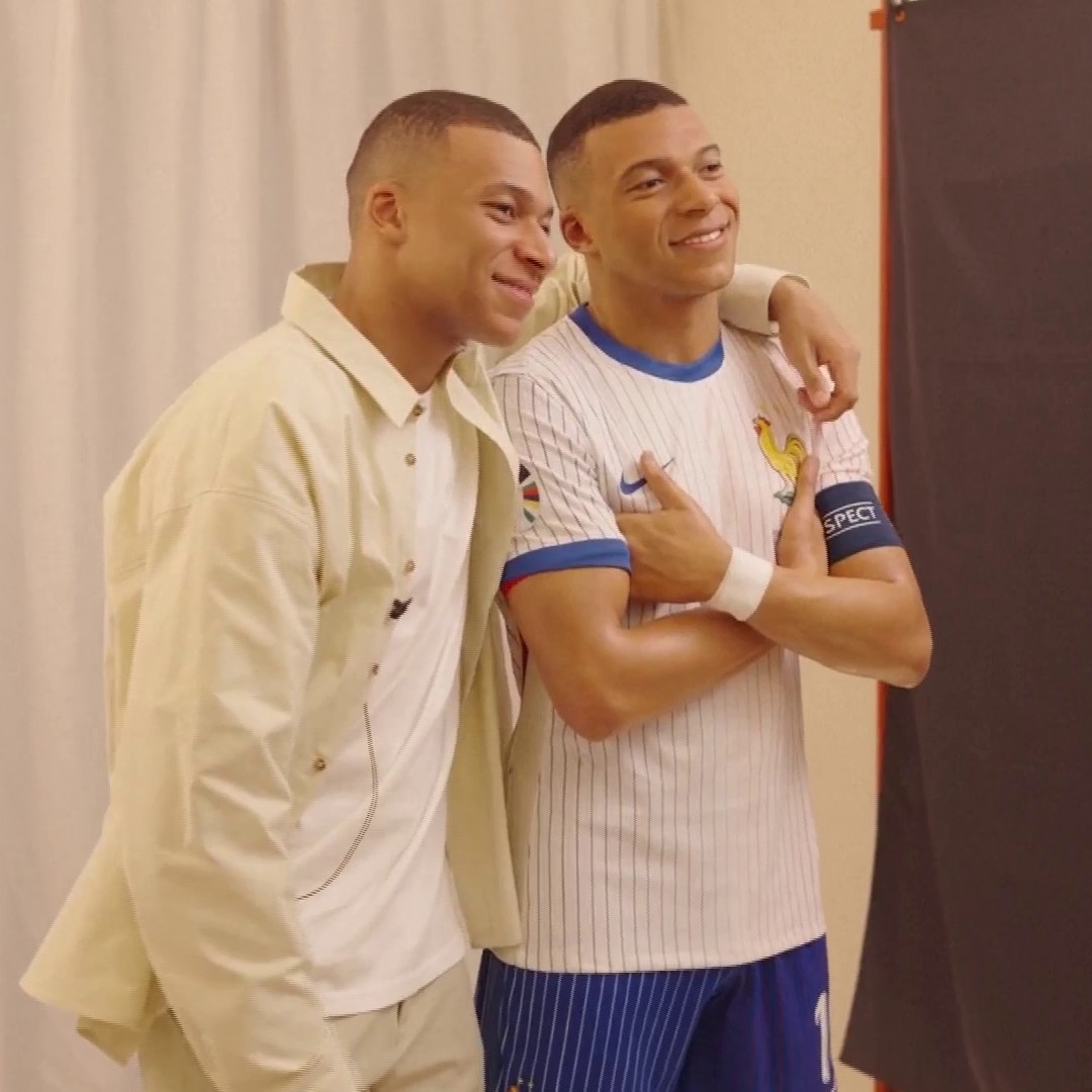 Quand Kylian Mbappé découvre sa statue de cire exposée au musée Madame Tussauds de Londres 😁🇫🇷🗽 🎥 Eurosport France