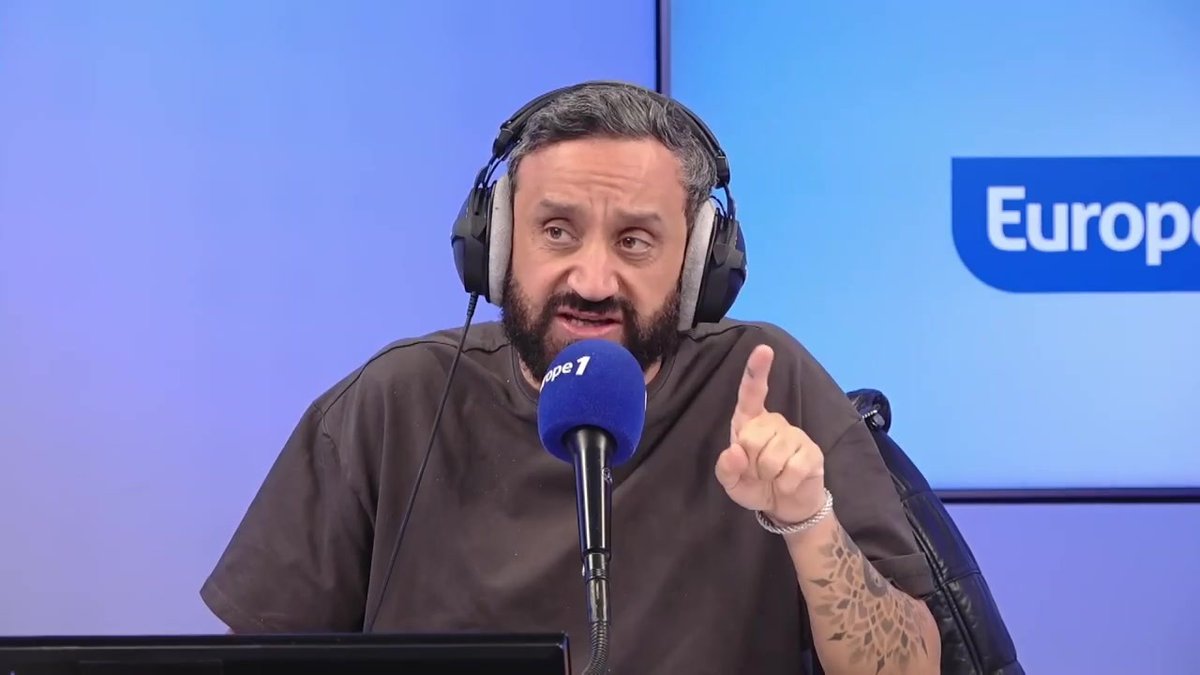 E. Macron annonce une aide militaire de 2 milliards d'euros à Kiev : « Quand je pense aux Français qui souffrent, aux vieilles dames qui vont faire les poubelles, c’est une honte d’annoncer des choses pareilles », estime Alain, auditeur de #OMSLT avec Cyril Hanouna sur #Europe1.