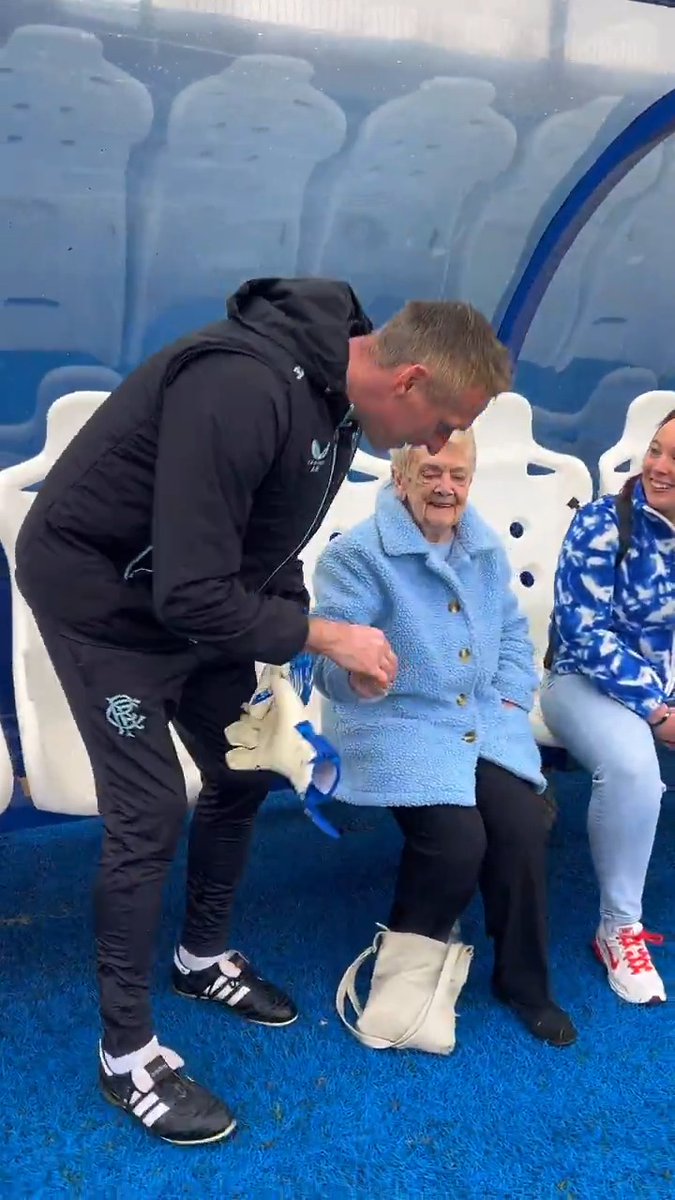 Marion is an 83-year-old lifelong Rangers supporter who comes to Ibrox on a regular basis. 💙 After seeing a TikTok of Marion go viral, her favourite player, James Tavernier, surprised her with a special visit to the Rangers Training Centre.