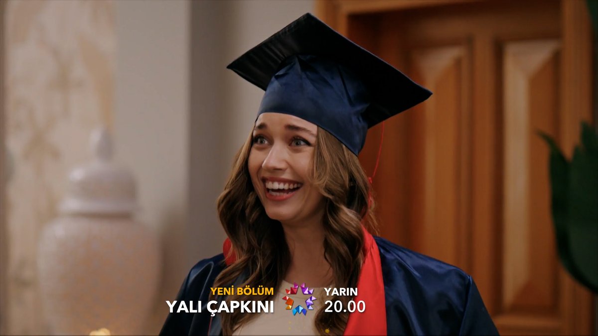 "Hanımlar beyler, karşınızda Güzel Sanatlar Fakültesi mezunu Seyran Korhan!" #YalıÇapkını yeni bölümüyle yarın 20.00'de Star'da! Yalı Çapkını