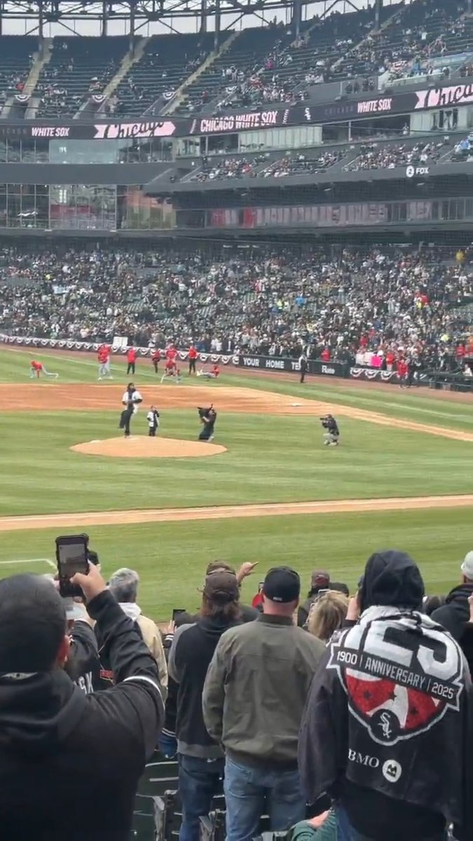 Derrick Rose fires a strike while the crowd chants “MVP.” You love to see it. 🌹⚾️