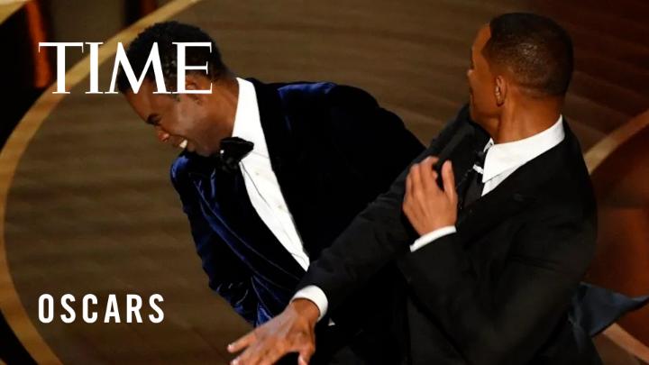 ๐จHOJE: Hรก 03 anos, Will Smith dava um tapa na cara do Chris Rock durante o Oscar.