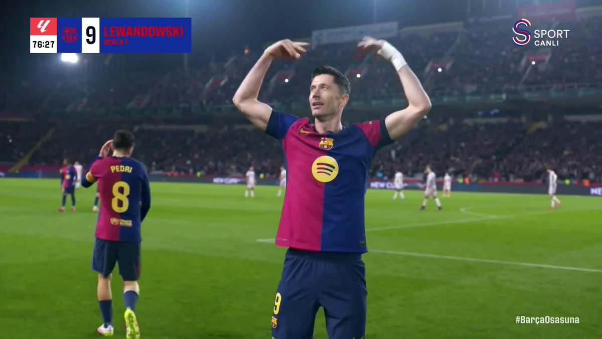 ⚽️ Lewandowski, oyuna girdikten dakikalar sonra kafa vuruşuyla farkı üçe çıkarıyor.