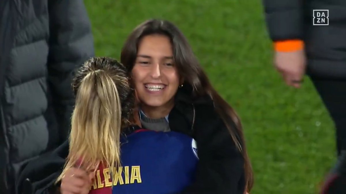 O Barcelona está cada vez mais perto do objetivo: ̶i̶r̶ ̶à̶ ̶f̶i̶n̶a̶l̶ ̶d̶a̶ ̶C̶h̶a̶m̶p̶i̶o̶n̶s̶ trazer a Kika a casa 🤭 #DAZNUWCL
