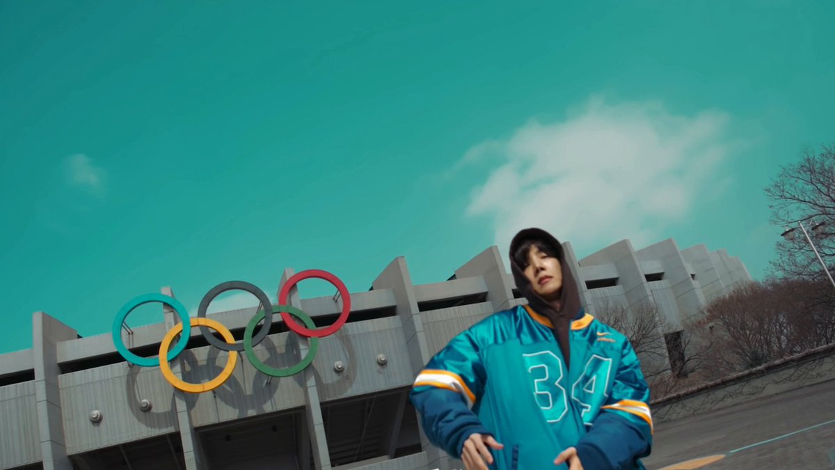 Seguimos bailando al ritmo de #JHope. ¿Ustedes cómo vivieron el concierto? 💜🐿️ #ARMY #HopeOnTheStreet #AmazonPrimeMx #PrimeVideo