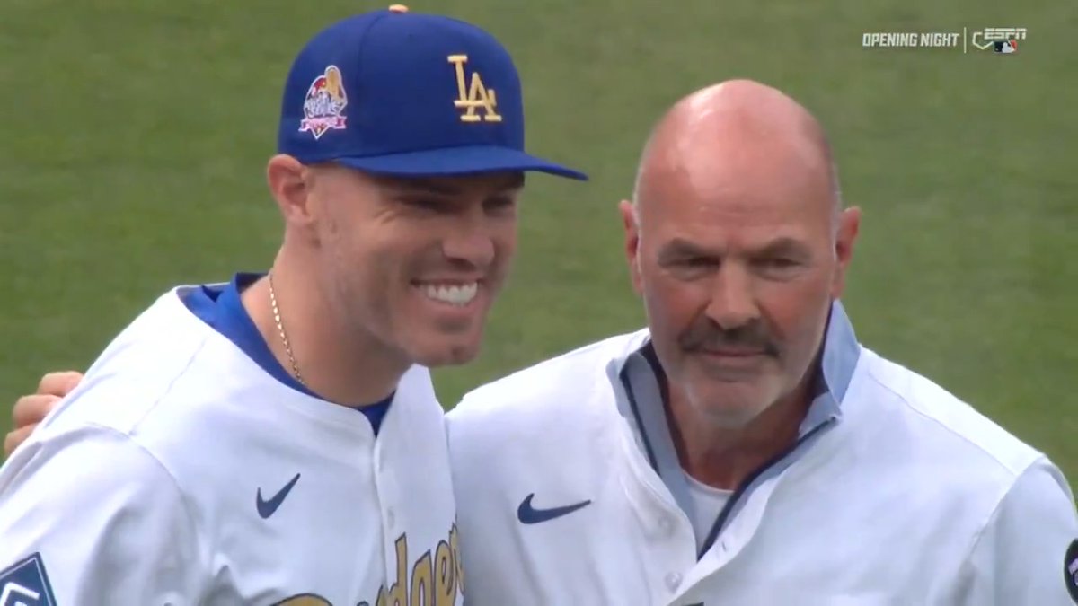 Gibby, meet Freddie! Kirk Gibson throws out the first pitch to Freddie Freeman prior to the Los Angeles Dodgers game. #OpeningDay