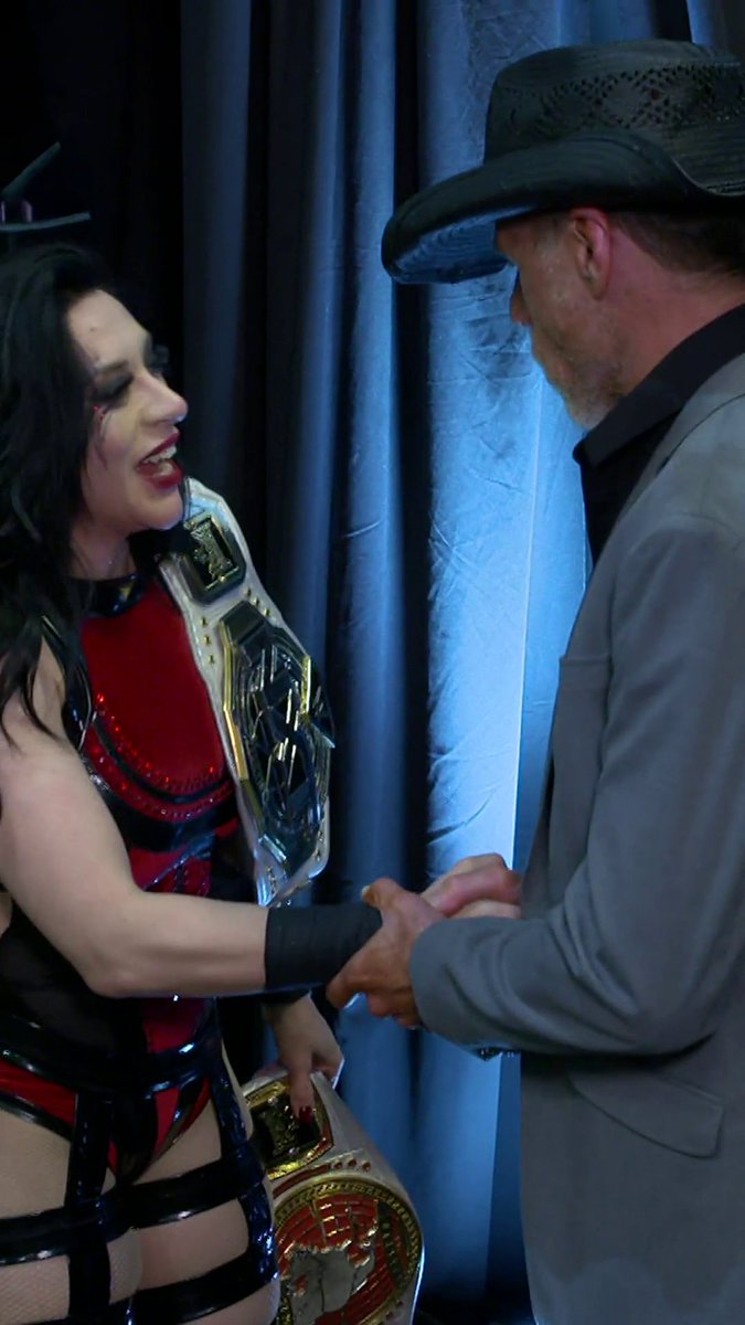 "I'm still your Double Champion." It was quite the Tuesday night for Stephanie Vaquer! 👏 #WWENXT