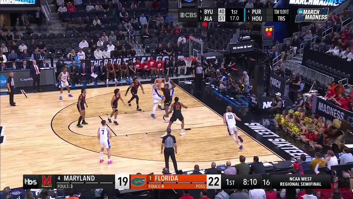 WHAT A MOVE BY WALTER CLAYTON JR.! 🔥 Florida Gators Men’s Basketball