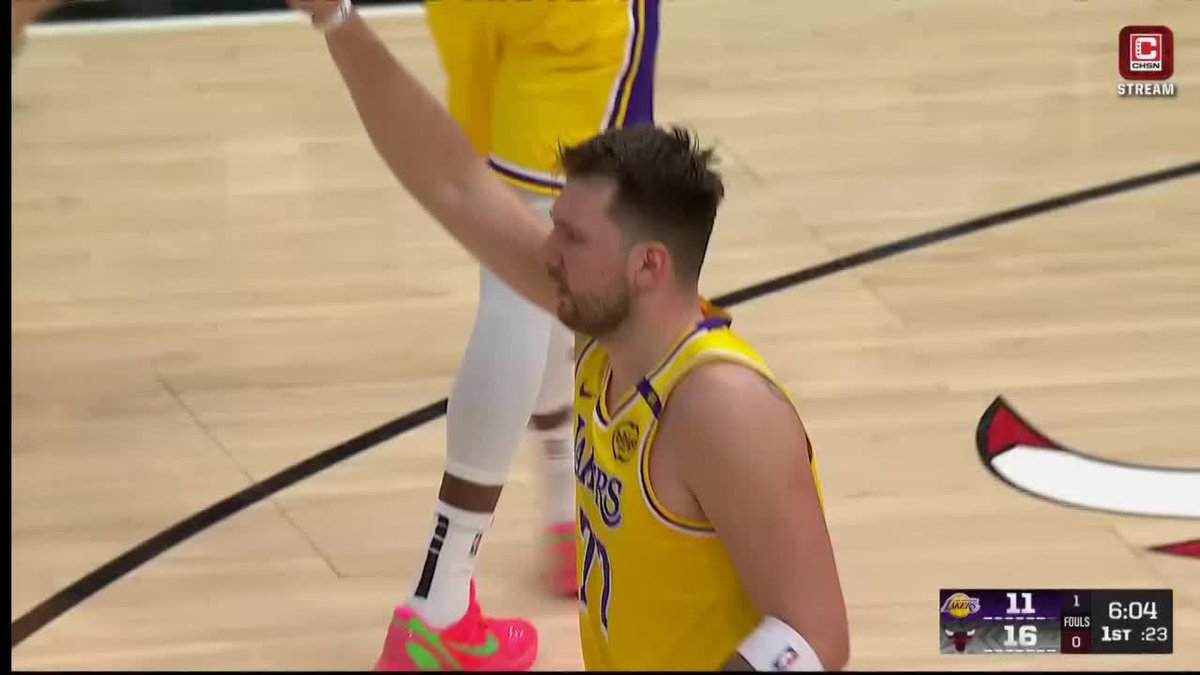 It's routine at this point 🔥 Luka with the full court dime to Bron 🤝