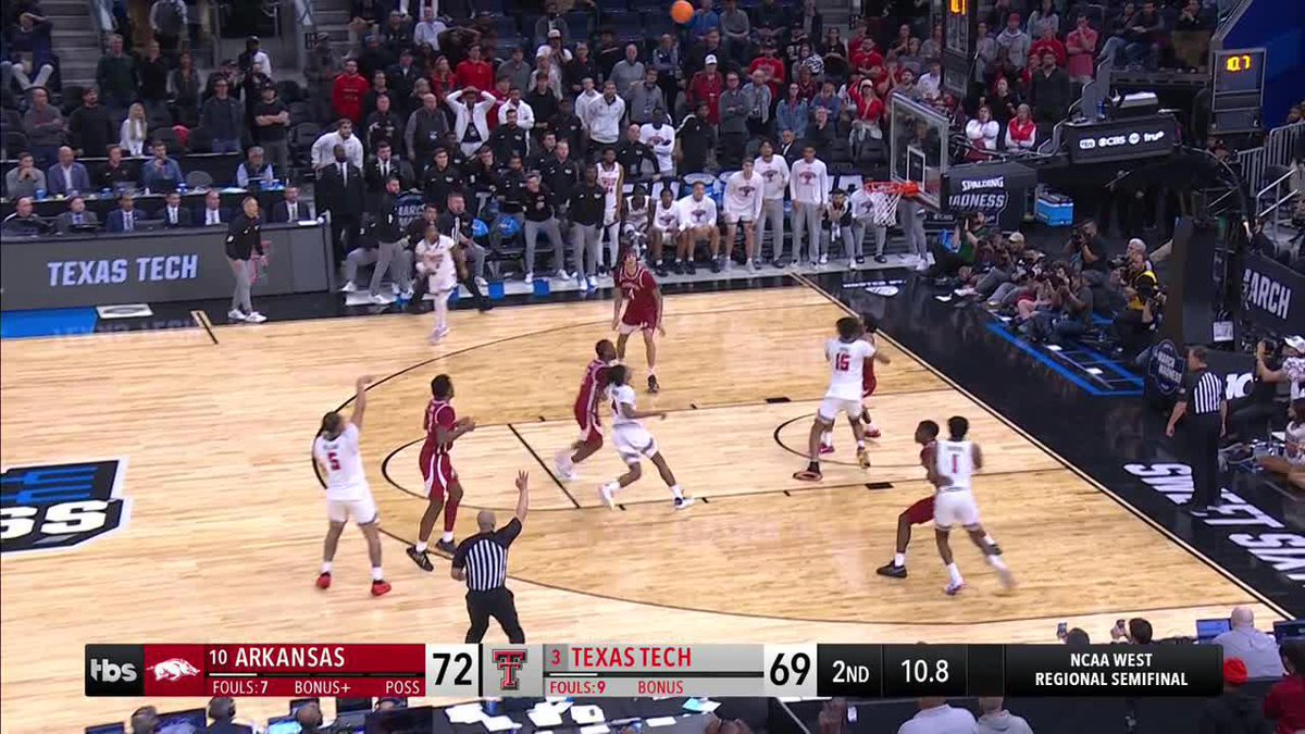 WE ARE ALL TIED UP IN SAN FRAN 😱 #MarchMadness