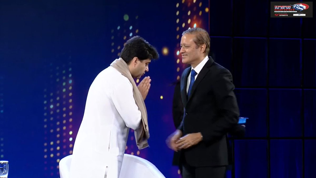 Vineet Jain (Vineet Jain), MD, The Times Group, felicitates Union Minister Jyotiraditya M. Scindia at the TIMES NOW Summit in New Delhi. Watch LIVE here: Dream Sports #TNSummit2025 #TimesNowSummit25 #KeepingBharatAhead