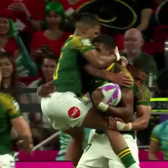 Firstly, bro was born in 2005 which is still crazy to me. Secondly, the pace on show is absolutely nuts ⚡️ Thirdly, the whole team embracing him in the celebration 🫂 Gino Cupido, what a moment 👏