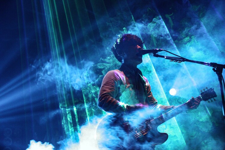 過去の今日=2014年3月29日 全国ツアー「SAKANATRIBE」の閉幕日。ファイナルは山口一郎のインフルエンザのため延期となっていた宮城公演。ニューシングルやアルバムを引っ提げないツアーだったこともあり、何の縛りもなく当時の時点でベストといえるセットリストが組まれた。