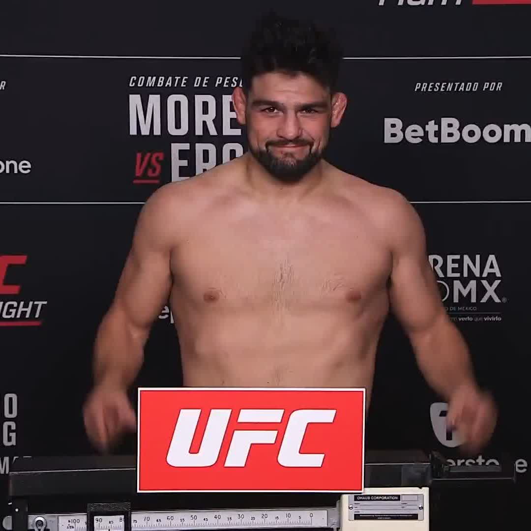 Kelvin Gastelum on weight ahead of his #UFCMexico return against Joe Pyfer ⚖️✅