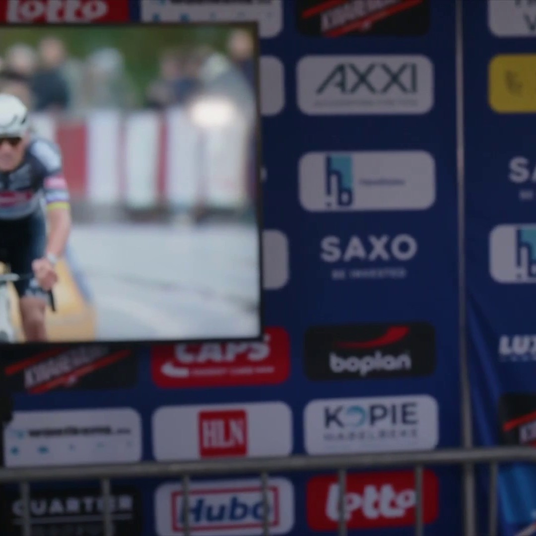 "On était tous à bloc, sauf lui là, quand je le vois" : Stefan Küng évoque Mathieu van der Poel après le numéro du Néerlandais sur l'#E3SaxoClassic #LesRP