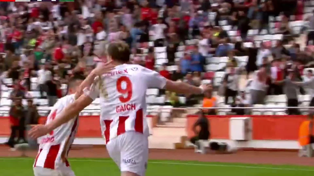 No se puede creer la BURRADA del arquero que terminó en gol de ADOLFO GAICH para Antalyaspor, en la liga de Turquía. 😳🇹🇷