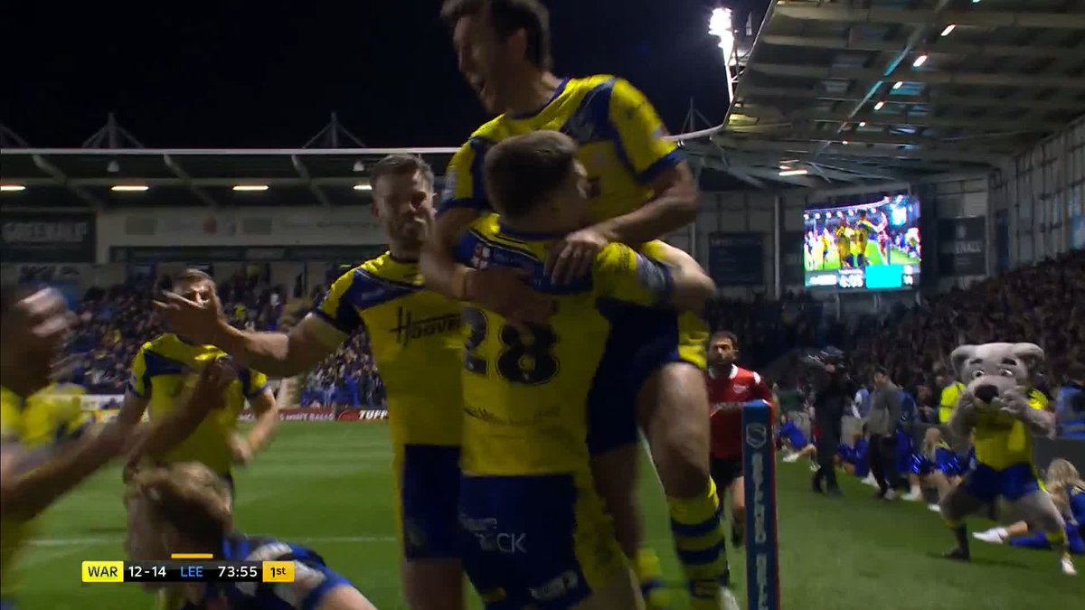 Warrington Wolves make the extra player advantage count 🙌 Jake Thewlis puts the home side back in front 🐺