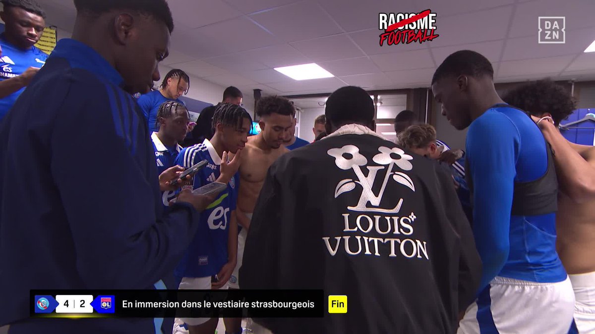 "𝗟𝗬𝗬𝗢𝗡𝗡𝗡𝗡… 𝗟𝗬𝗢𝗢𝗡𝗡𝗡𝗡… 𝗢𝗡 𝗟𝗘𝗦 𝗔 𝗧𝗔𝗣𝗘́𝗦 !" 🎶 Le cri de guerre dans le vestiaire strasbourgeois après la victoire 4-2 face à l’OL ce soir L’ambiance dans ce vestiaire cette saison. 😂🕺 🎥 DAZN France