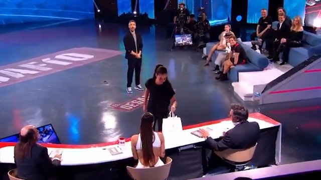 Para endulzar las votaciones, Victoria de Marichalar sorprende a los jueces con un detalle que no se esperaban 😜 #ElDesafíoFinal