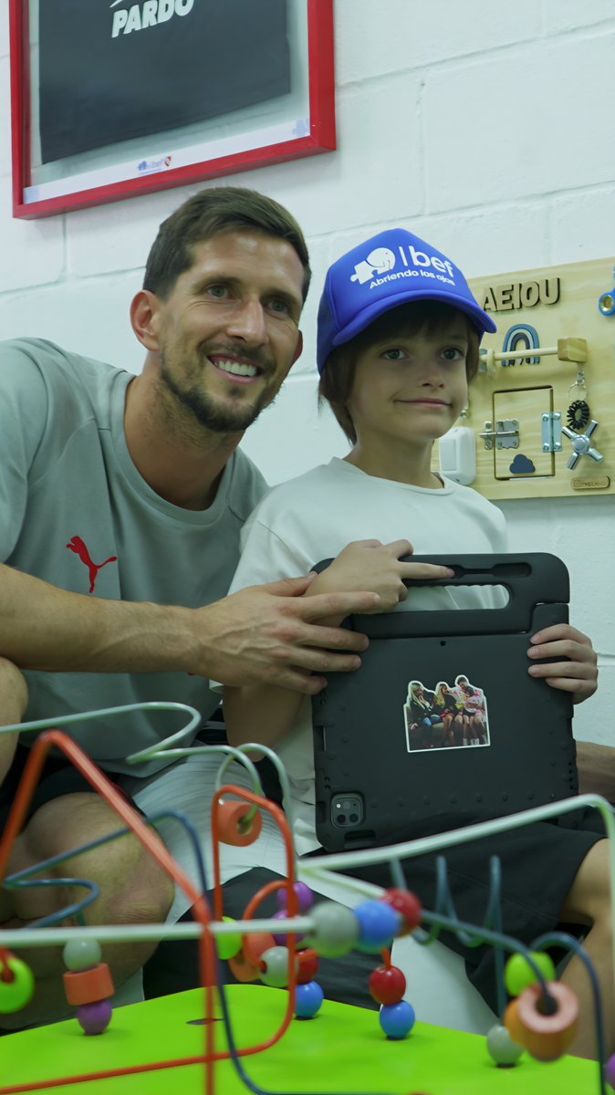 El Club Atlético Independiente, junto a BEF (Blue Elephant Foundation) y la colaboración de la Asociación Civil TEActiva, anuncia con orgullo la inauguración de un Palco Sensorial en el Estadio Libertadores de América-Ricardo Enrique Bochini. #TodoRojo 🔴