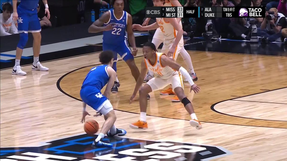 "When I was playing I never saw sneakers fall off. Do these kids tie them?" Steve Lappas on Kentucky's Koby Brea losing his shoe 😅