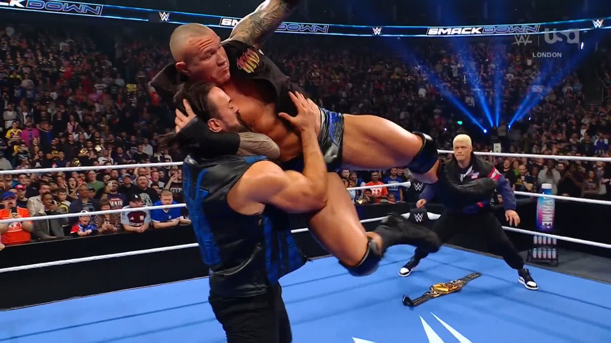 .Drew escaped The Viper! 😱 #SmackDown