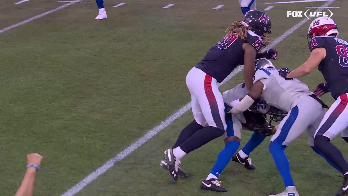 happened so fast you need another look at this Q_COLE.....⏳ interception