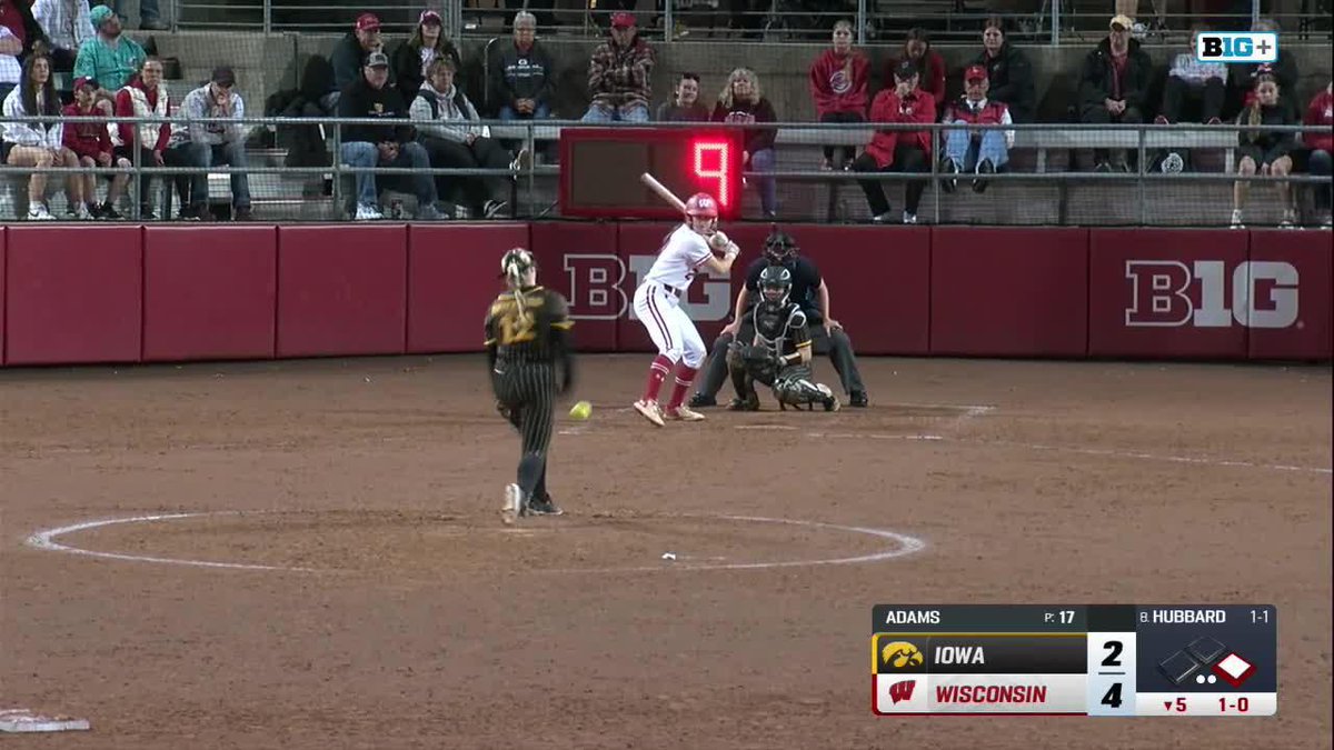 Right field is a no fly zone 🙅 Take a look at Simon's seventh put out of the day. #Hawkeyes