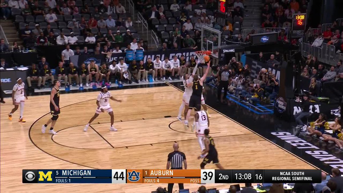What a spin and lay from Danny Wolf 😮💨🔥 Michigan extends their lead over Auburn 👀