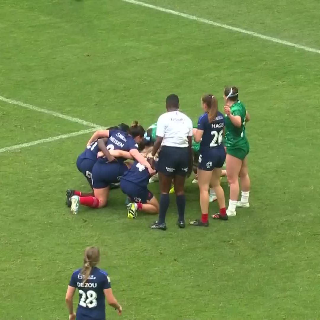 Last minute magic from Romane Menager! 😮‍💨 France Rugby keeping us on edge until the final moments 🇫🇷 #HSBCSVNSHKG | #HSBCSVNS