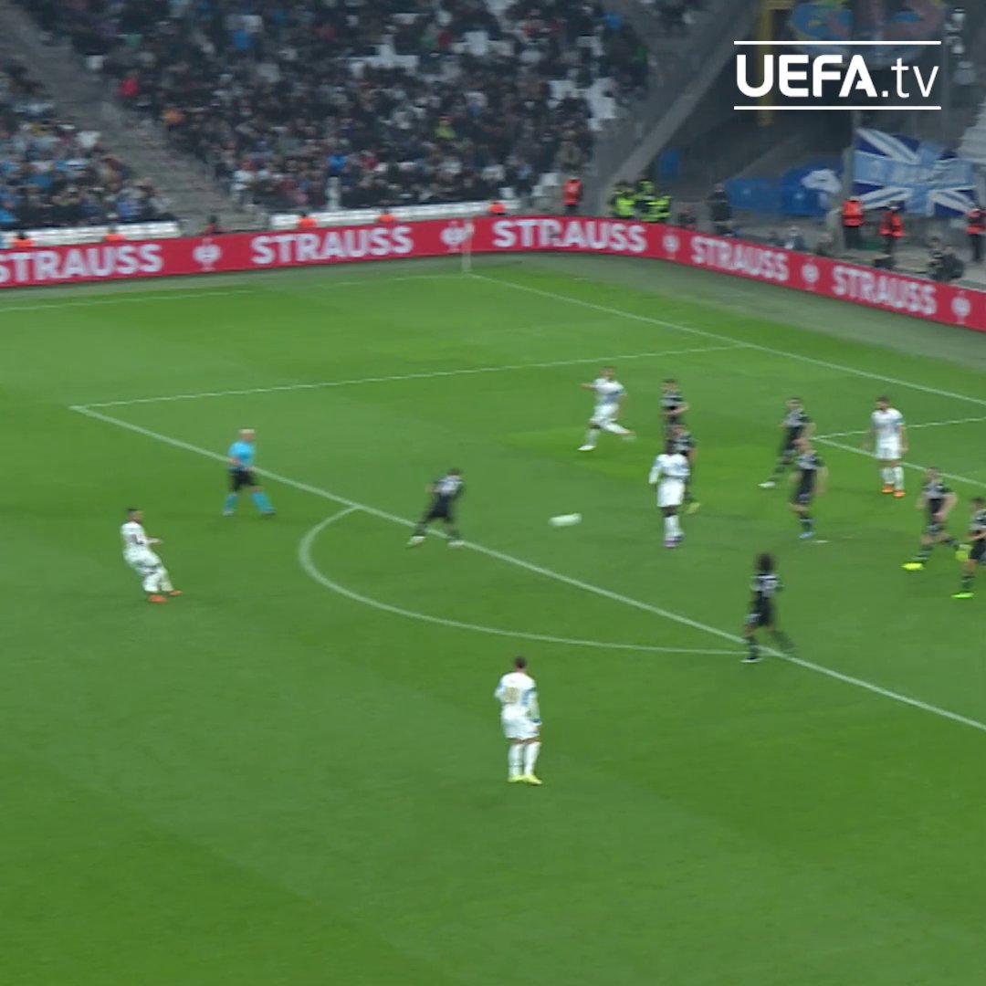 🇫🇷🚀 Happy birthday to Dimitri Payet. This finish is absolutely outrageous. 😍