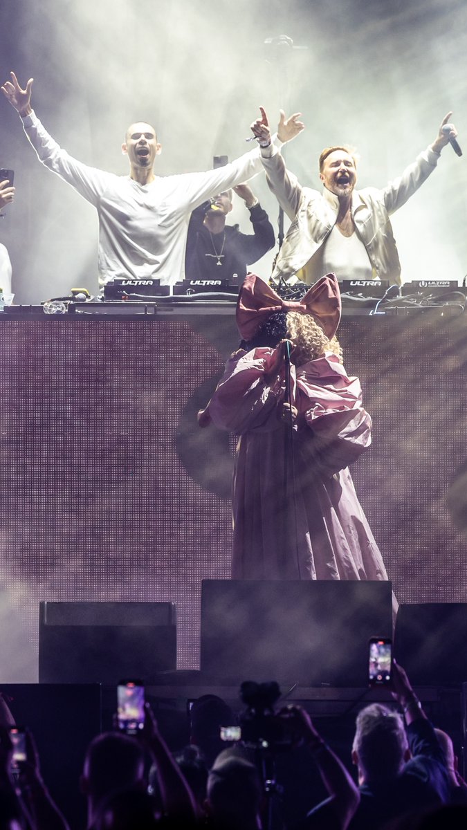 Very special guests David Guetta and Sia have joined AFROJACK to perform Titanium live for the first time ever to commemorate Ultra’s extraordinary 25th Anniversary! #ultra2025