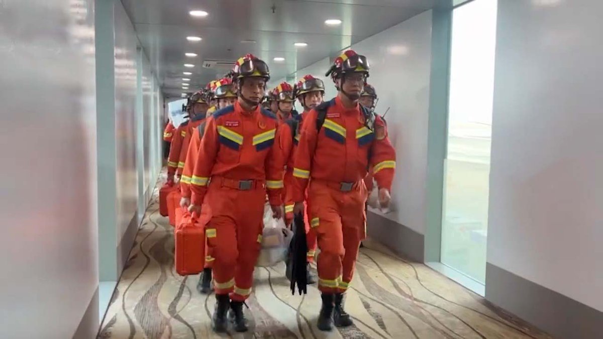 A 37-member Chinese rescue medical team arrived in #Myanmar's largest city, Yangon, on Saturday, carrying 112 kits of emergency rescue supplies, such as life detectors, earthquake early warning systems and drones.