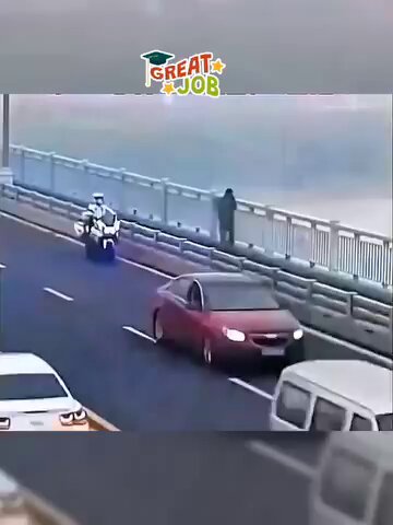 Brave officer's quick action saves a life