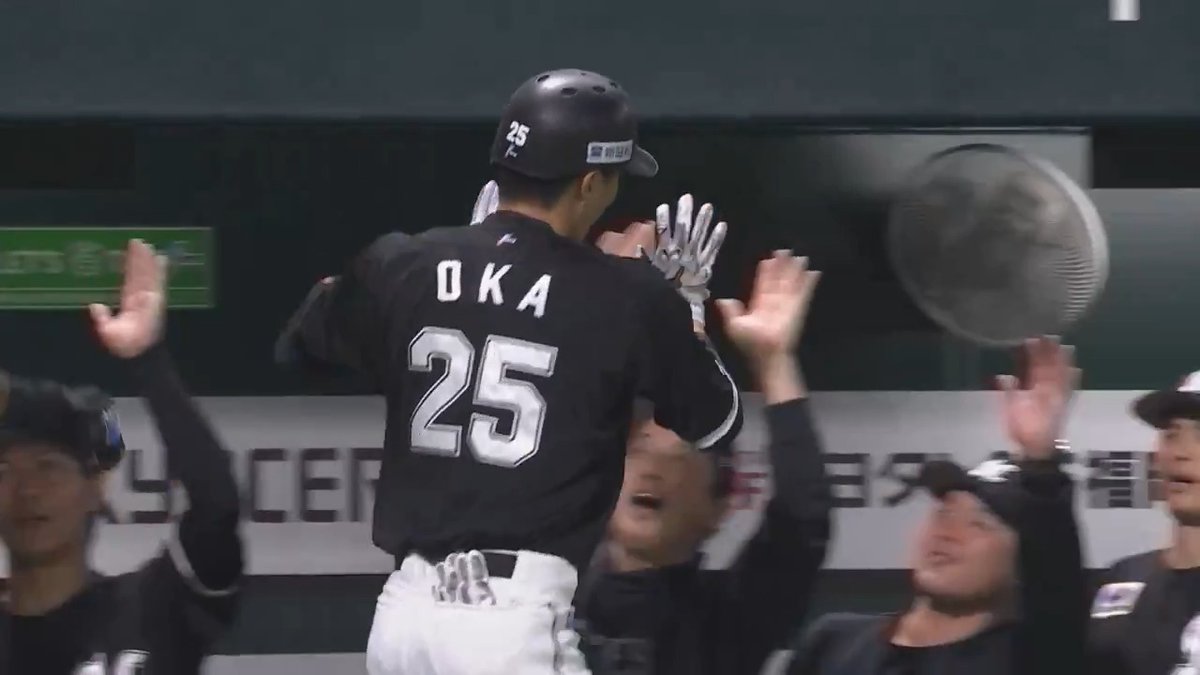 千葉ロッテ #岡大海 選手の逆転3ランホームラン‼️🌈 #chibalotte 👇開幕3連戦 無料ライブ配信!