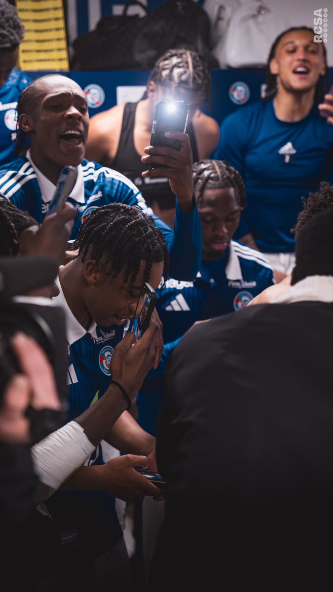Et bon week-end ! 🥰💙 #RCSAOL (4-2)