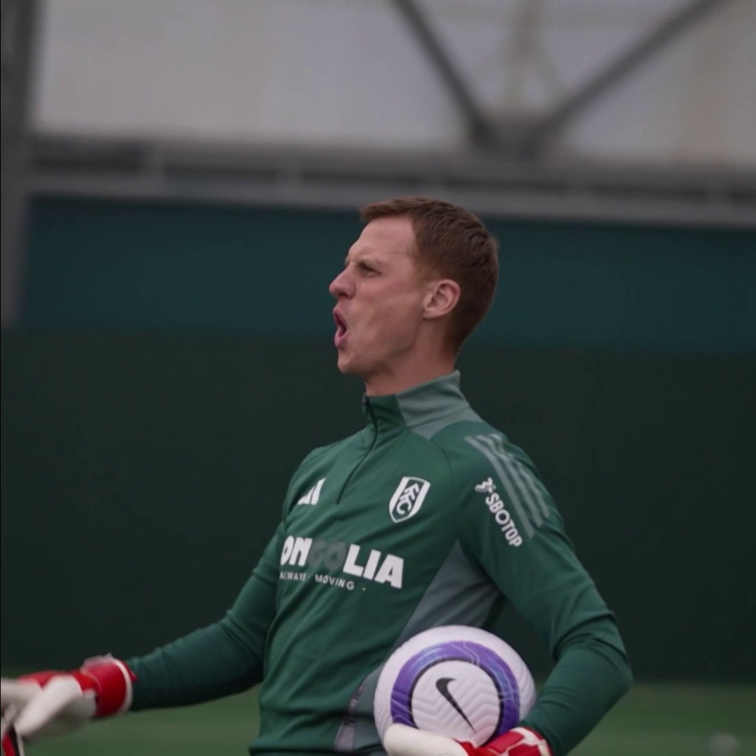 “Relax, you look nervous” 😅 Shay Given and Steve Sidwell visit Fulham F.C on Training Day for a goalkeeping masterclass 🧤 Catch the latest instalment of Training Day here: