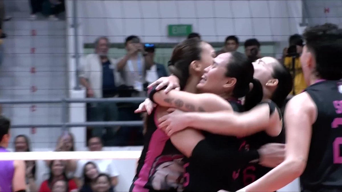 A SHOCKER IN ANTIPOLO 😱 Faith Nisperos fires a solid cross-court shot for the Akari Chargers to seal the deal, securing a rousing victory against the Choco Mucho Flying Titans in the fifth set of their 2024-25 PVL All-Filipino Conference semifinal showdown! #PVL2025