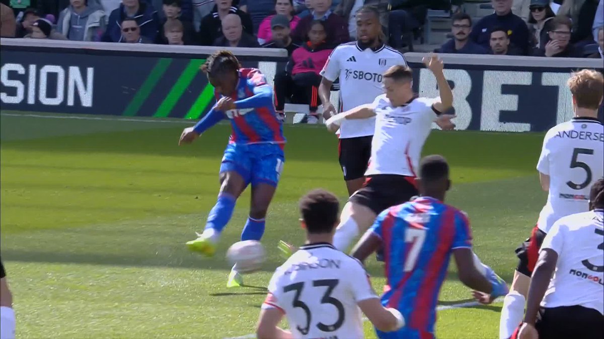"Ohhhhhhh, it's fabulous!!" 🦅🦅🦅 What a week he's having - Eberechi Eze gives Palace the lead! 🔴🔵 #ITVFootball | #FACup | #FULCRY