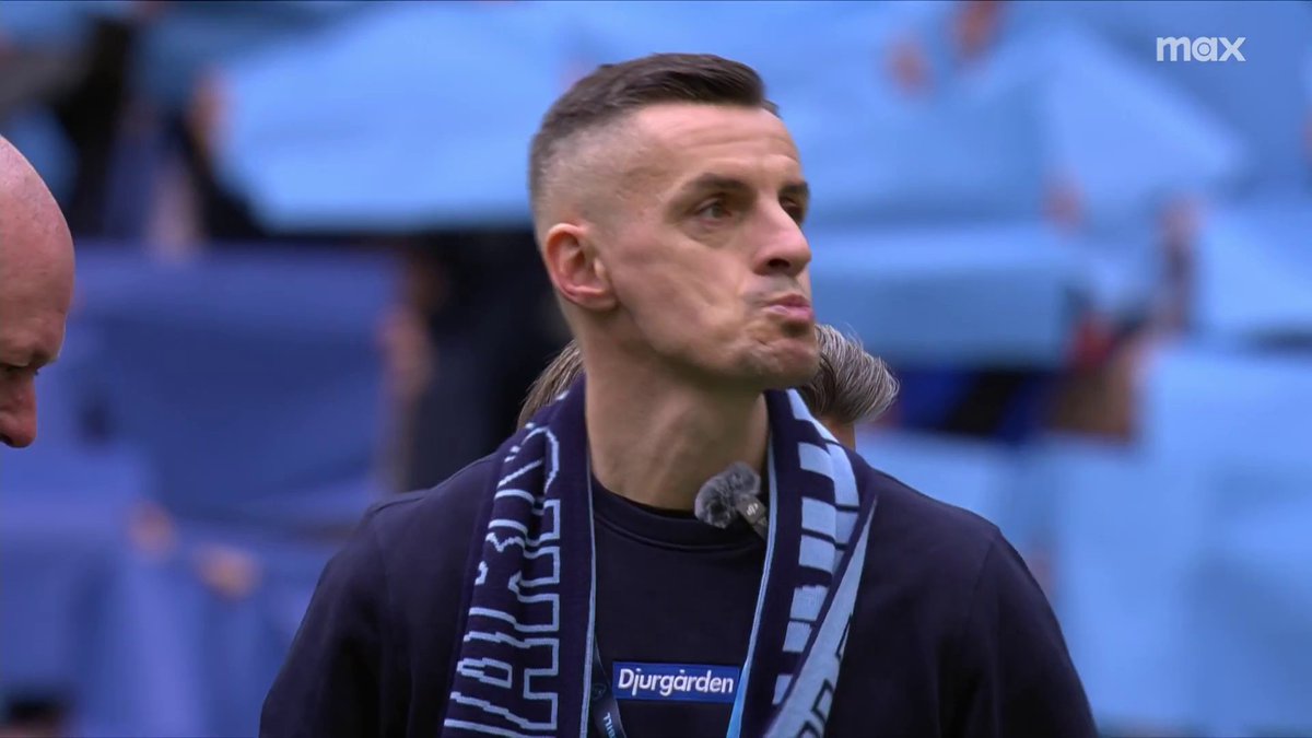 Djurgårdsikonen Haris Radetinac hyllas inför avspark på 3Arena 🔵 📲 Se Djurgårdens IF - Malmö FF på Kanal 5 och Max.