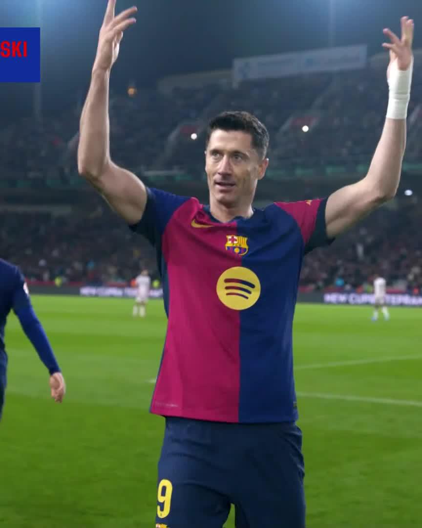 Lewandowski estará todo lo viejo que quieras, pero en la jornada 28 es pichichi de la liga por delante de Mbappé en su plena juventud.