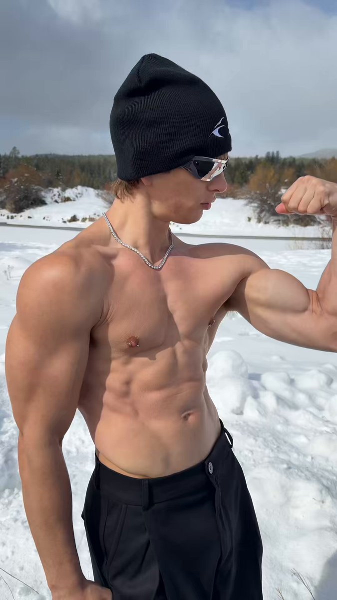 A fuckboy never gets cold ❄️🐇🐇