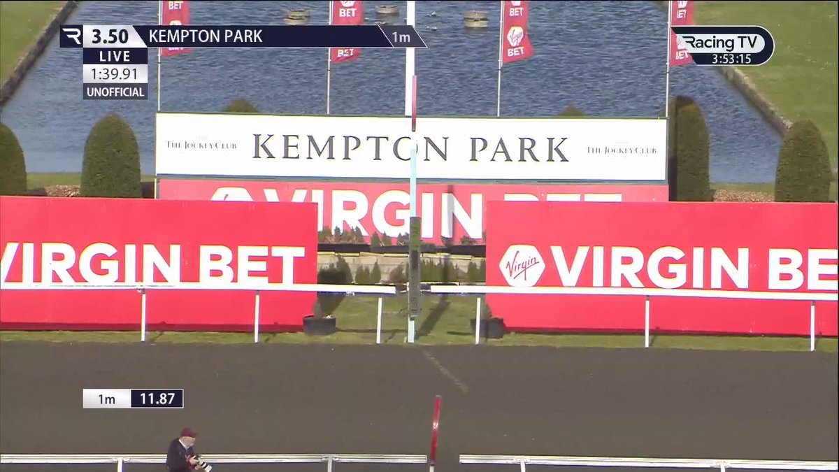 🏄‍♂️ Glittering Surf picks up well to score at Kempton Park Racecourse &amp; make it 2-2 in her career 👇🏻