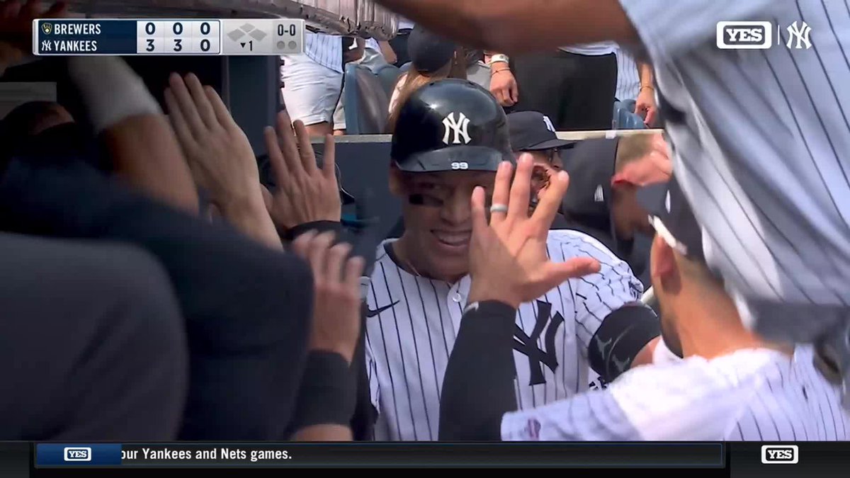 3 PITCHES, 3 HOME RUNS 😮 #YANKSonYES