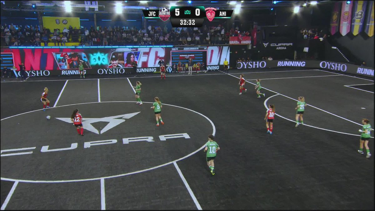 Propongo que este gol valga por 5. #QueensLeague #Oysho