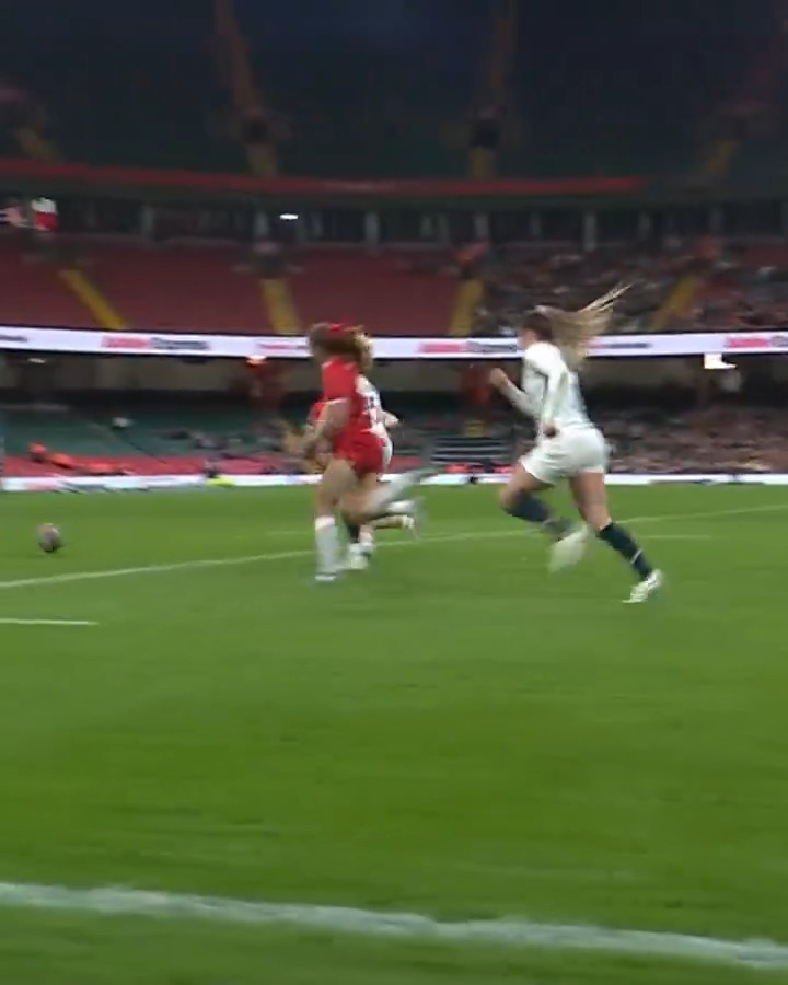 Three tries in eight minutes 😍 A hat-trick on her 50th cap for the incredible ellie kildunne #WALvENG | #GuinnessW6N