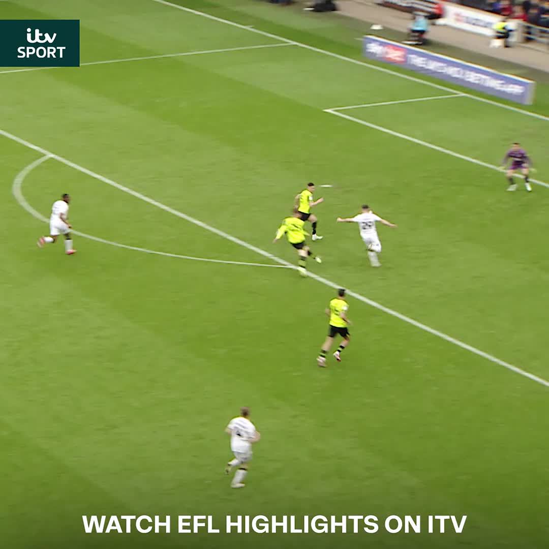 It's Van Persie-esque from Scott Hogan! 😍 Magnificent volley from over the shoulder Milton Keynes Dons | EFL