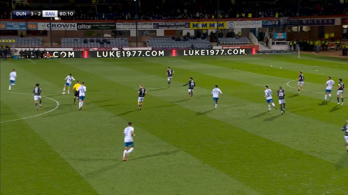 🤩 "It's another beauty!" Tom Lawrence makes it 3-3! 🤯