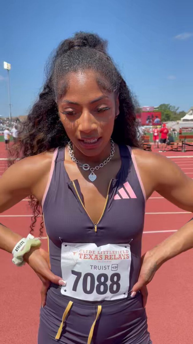 Tia Jones talks about overcoming adversity and still making a strong season debut. No distractions, just business! 12.57 2.6w