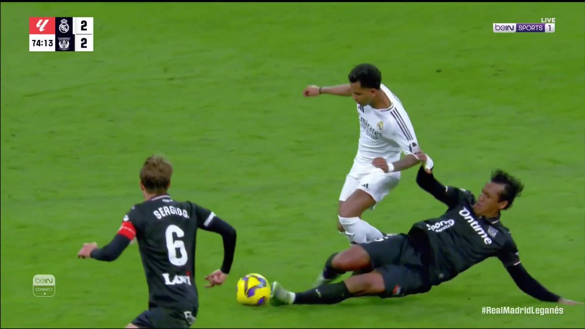 لعبة مشتركة بين كيليان مبابي وفران غارسيا ينهيها مبابي في شباك ليغانيس #الدوري_الإسباني #مبابي #غارسيا #ريال_مدريد